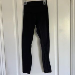 High wasted Lulu Lemmon leggings.